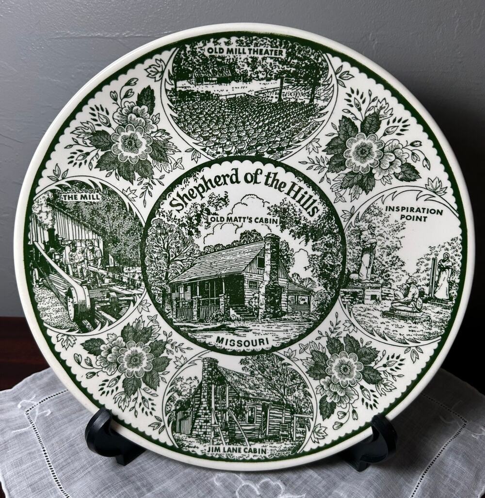 Vintage souvenir Shepherd of the Hills plate